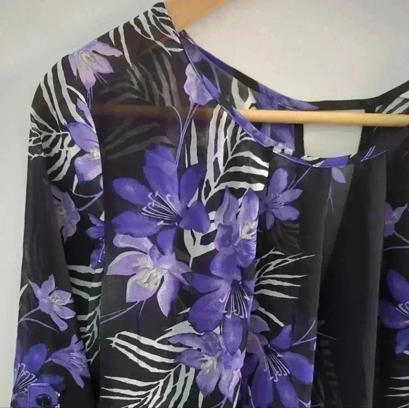 NORTHERN REFLECTIONS  | Women's Purple/Black/White Sheer Floral Blouse - Picture 3 of 6